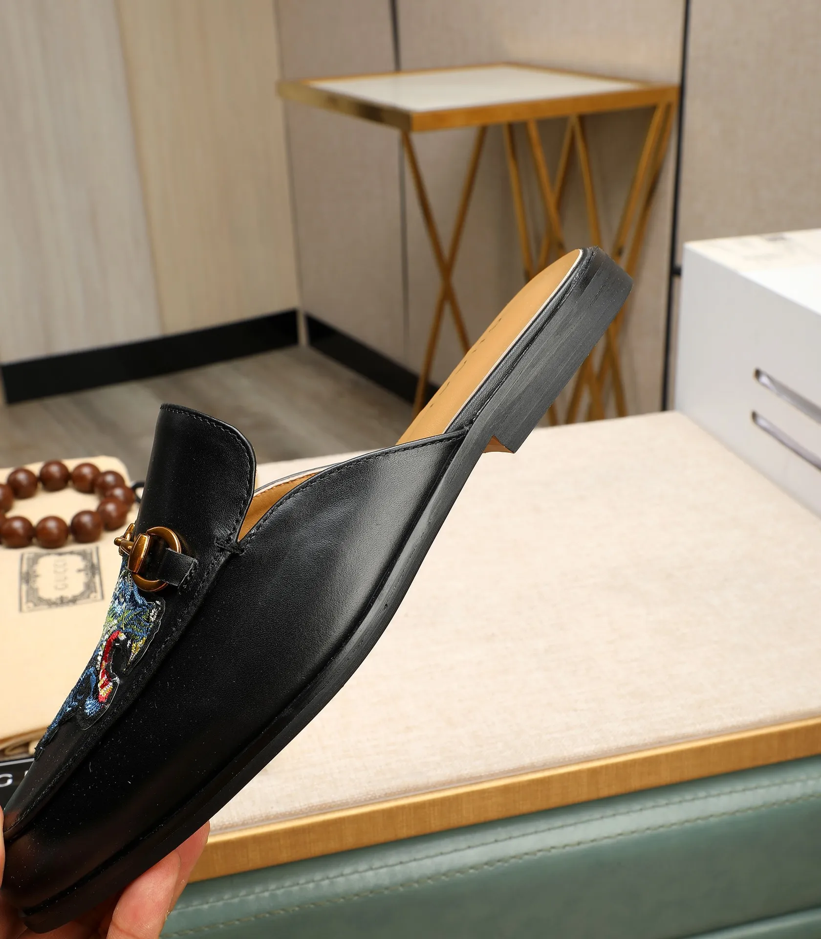Men's clothing and shoes 💰380 (Gucci) The latest 🎁🎁 casual and fashionable men's shoes 👟 from the official website, hot style 💥 style is simple and elegant, exclusive for trendy men. Unique official website latest brand double G elements 👑 original Gucci decoration, fashionable and generous, original material original calfskin, ✅ fully imported first-layer pigskin lining, official website designated wear-resistant, lightweight original rubber casual outsole, counter classic model taken in kind, 38-44 black and white optional